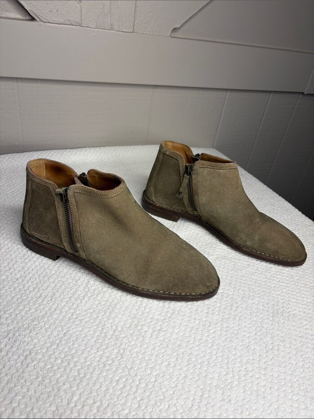 Trask Aubrey Suede Double Zip Ankle Booties Taupe Women's Size 8.5M SN36-2116